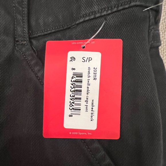 Spanx Stretch Twill Ankle Cargo Pant in Washed Black | Spanx Cargo Pant - Picture 10 of 13